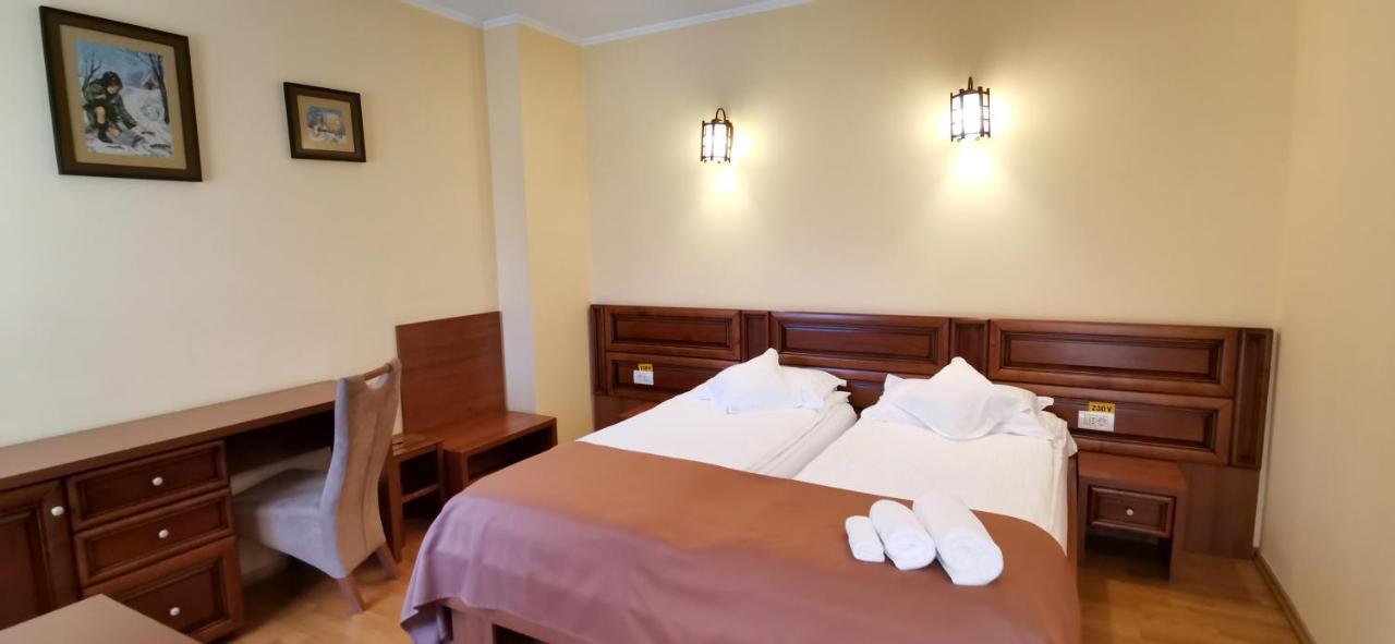 Deluxe Doppel-/Zweibettzimmer mit Balkon